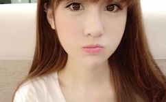 打扑克发出哼哼哼的声音